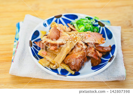 Char siu, bamboo shoots, and chopped green onions Char siu, bamboo shoots, and chopped green onions 142807398
