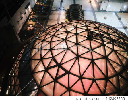 Glass dome, building 142808233