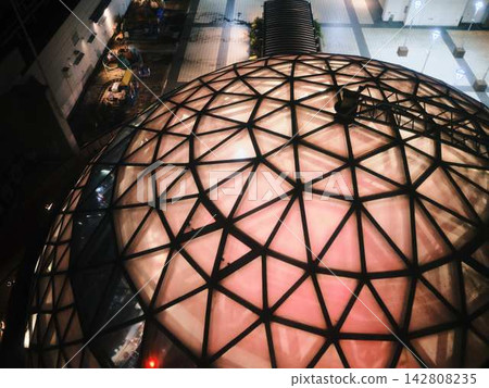 Glass dome, building 142808235