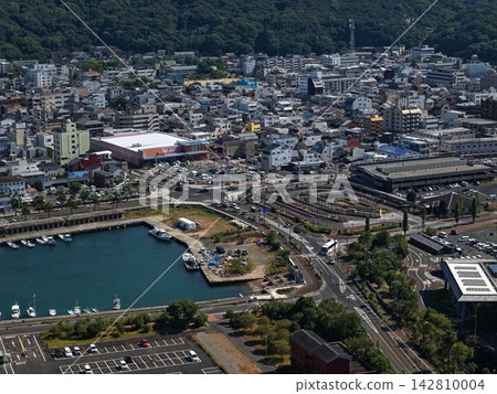 Aerial photograph capturing the port and coastal urban area of Sumoto City, Hyogo Prefecture. Aerial photograph capturing the port and coastal urban area of Sumoto City, Hyogo Prefecture. 142810004