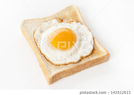 Fried egg toast Fried egg toast 142812615