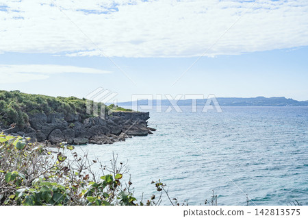 Okinawa, Kudaka Island coastline (from Romance Road) Okinawa, Kudaka Island coastline (from Romance Road) 142813575