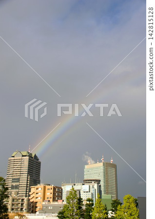 六本木的城市景觀與一道彩虹 六本木的城市景觀與一道彩虹 142815128