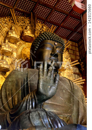 東大寺大佛殿,大佛,世界上最大的青銅佛像(奈良縣奈良市) 東大寺大佛殿,大佛,世界上最大的青銅佛像(奈良縣奈良市) 142815660