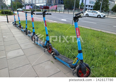 [Poland] [Warsaw] Streetscape of Warsaw, electric scooter 142817780
