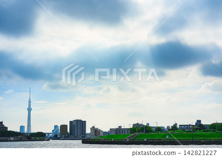 陰天的晴空塔 陰天的晴空塔 142821227
