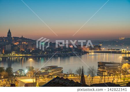 Istanbul Turkiye (Turkey), city skyline sunrise at Golden Horn and Bosphorus Strait Istanbul Turkiye (Turkey), city skyline sunrise at Golden Horn and Bosphorus Strait 142822341