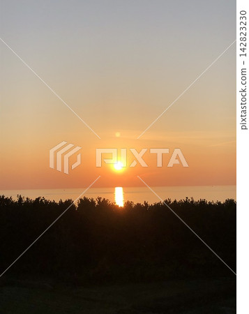 Setting sun Setting sun 142823230