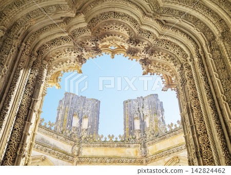 Batalha Monastery's Unfinished Chapels, view from below Batalha Monastery's Unfinished Chapels, view from below 142824462