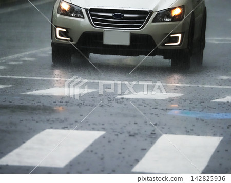 大雨 大雨 142825936
