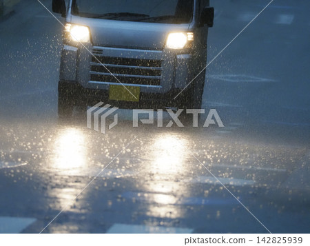 大雨 大雨 142825939