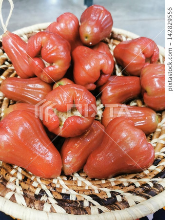 rose apple fruits texture 142829556