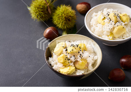 栗子飯放在碗裡 栗子飯放在碗裡 142830716