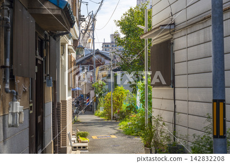 大阪府大阪市生野區桃谷二丁目復古街景 大阪府大阪市生野區桃谷二丁目復古街景 142832208