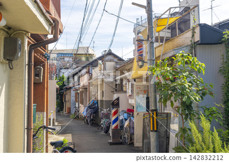 大阪府大阪市生野區桃谷二丁目復古街景 大阪府大阪市生野區桃谷二丁目復古街景 142832212