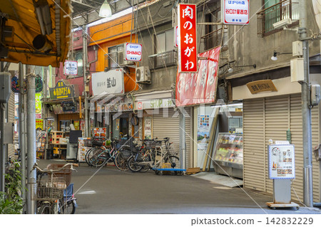 大阪、鶴橋商店街、鶴橋本通商店街 大阪、鶴橋商店街、鶴橋本通商店街 142832229