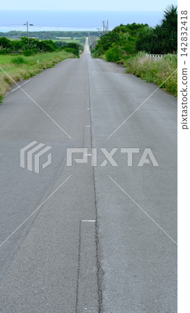 一條筆直的道路,一直延伸到太平洋 一條筆直的道路,一直延伸到太平洋 142832418