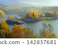 Autumn foliage scenery at Daisetsu Lake (Hokkaido) 142837681