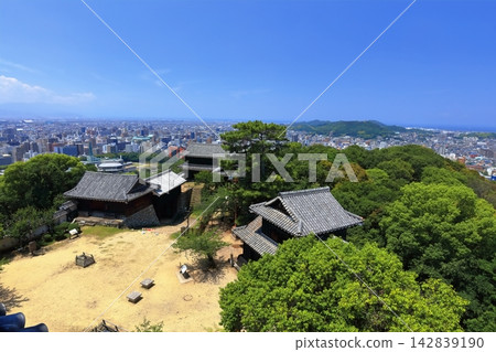 【愛媛郡】從松山城內看到的松山市及城鎮景觀(現存12座天守閣) 【愛媛郡】從松山城內看到的松山市及城鎮景觀(現存12座天守閣) 142839190