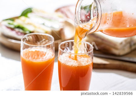 蔬菜汁,健康早餐之選。 蔬菜汁,健康早餐之選。 142839566