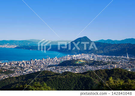 Beppu city area and the view of Beppu Bay Beppu city area and the view of Beppu Bay 142841048