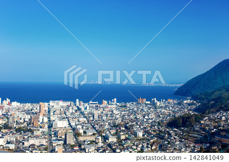 Beppu city area and the view of Beppu Bay Beppu city area and the view of Beppu Bay 142841049
