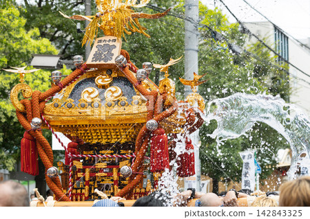 富岡八幡宮年度祭神轎子（便攜式神轎）：龍降 142843325