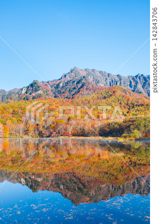 Kagamiike and Mt. Togakushi (Autumn) Kagamiike and Mt. Togakushi (Autumn) 142843706