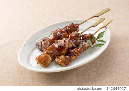 烤雞肉串:蔥香雞肉串,3串 烤雞肉串:蔥香雞肉串,3串 142845017