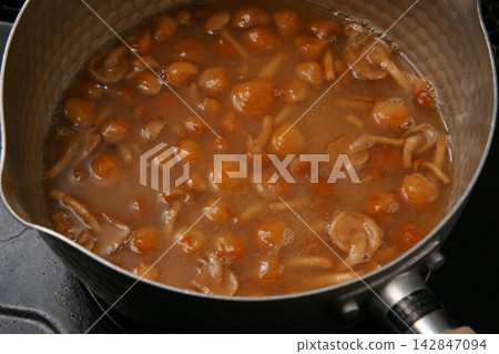 Nanpo miso soup Nanpo miso soup 142847094