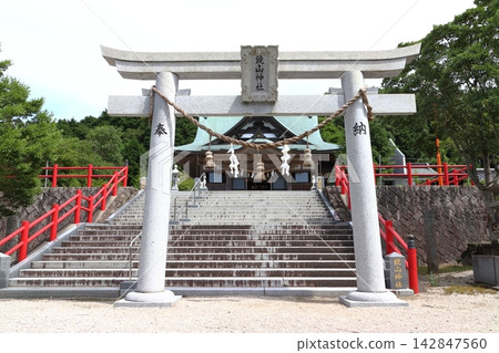 At Kagamiyama Shrine (Karatsu City, Saga Prefecture) At Kagamiyama Shrine (Karatsu City, Saga Prefecture) 142847560