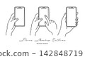 一組風格時尚的插圖，描繪了人們操作智慧型手機的手。 142848719
