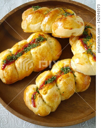 Wiener roll bread Wiener roll bread 142848973