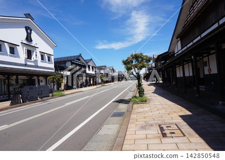 The streetscape of Makino-dori, Shiozawa-juku on the Mikuni Kaido road. The streetscape of Makino-dori, Shiozawa-juku on the Mikuni Kaido road. 142850548