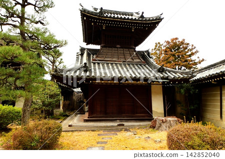 京都府,京都市東山區丸山町太鼓堂大谷祖陵,2022 年 3 月 京都府,京都市東山區丸山町太鼓堂大谷祖陵,2022 年 3 月 142852040
