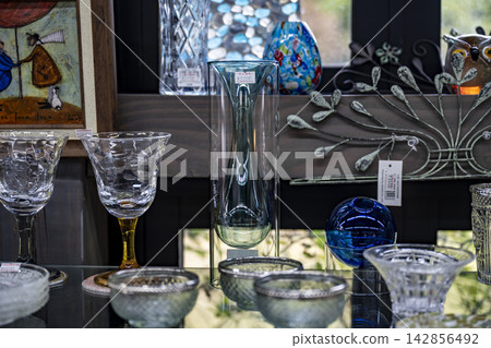 display display 142856492