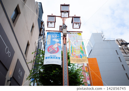 新宿的街道 新宿的街道 142856745