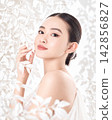 Beautiful woman  142856827