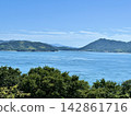 從多多良橋附近看到的瀨戶內海和清爽的藍天（島波海道、大三島、生口島、美麗島嶼、觀光、留白） 142861716