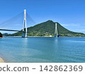 從大三島眺望多多良大橋和清澈湛藍的瀨戶內海（島波海道，大三島，生口島，斜拉橋，愛媛縣，旅遊，返回） 142862369