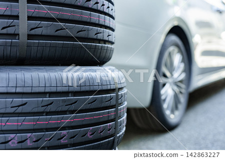 Tire exchange Tire exchange 142863227
