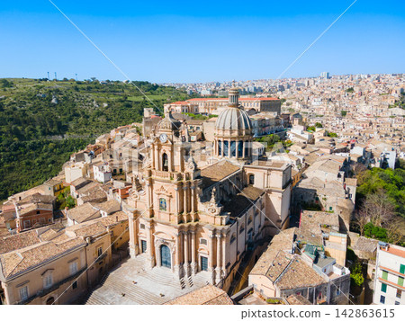 Duomo of San Giorgio or St. George Cathedral aerial view Duomo of San Giorgio or St. George Cathedral aerial view 142863615