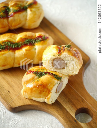 Wiener roll bread 142863822