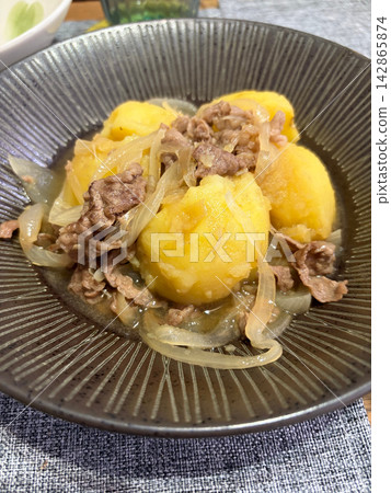碗裝的肉丸 碗裝的肉丸 142865874