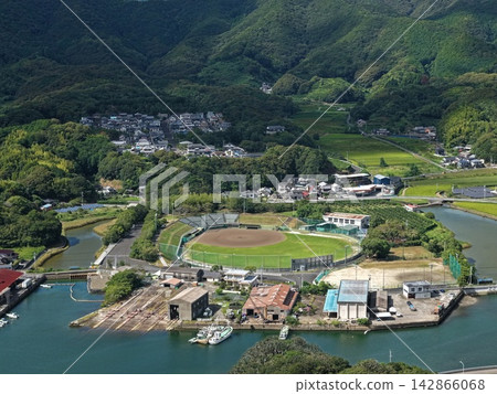 Aerial photograph capturing the coastal urban area of Sukumo City, Kochi Prefecture. Aerial photograph capturing the coastal urban area of Sukumo City, Kochi Prefecture. 142866068