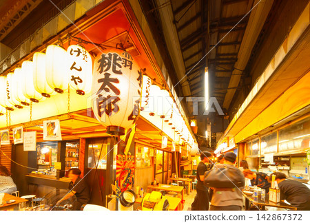 赤羽車站附近，東京的飲酒街：一番街絲路 142867372