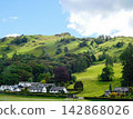 The lush green hills of the Lake District and the English countryside 142868026
