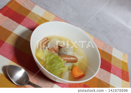 簡易法式燉牛肉 簡易法式燉牛肉 142878896