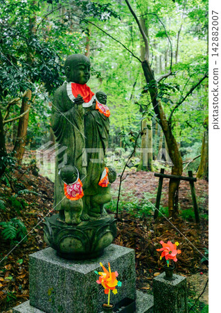 [滋賀縣東近江市]金剛林寺、母子地藏 142882007