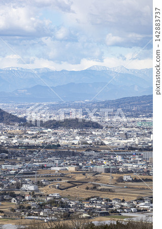 從伊豆之國看到的沼津市冬季景色。 從伊豆之國看到的沼津市冬季景色。 142883737
